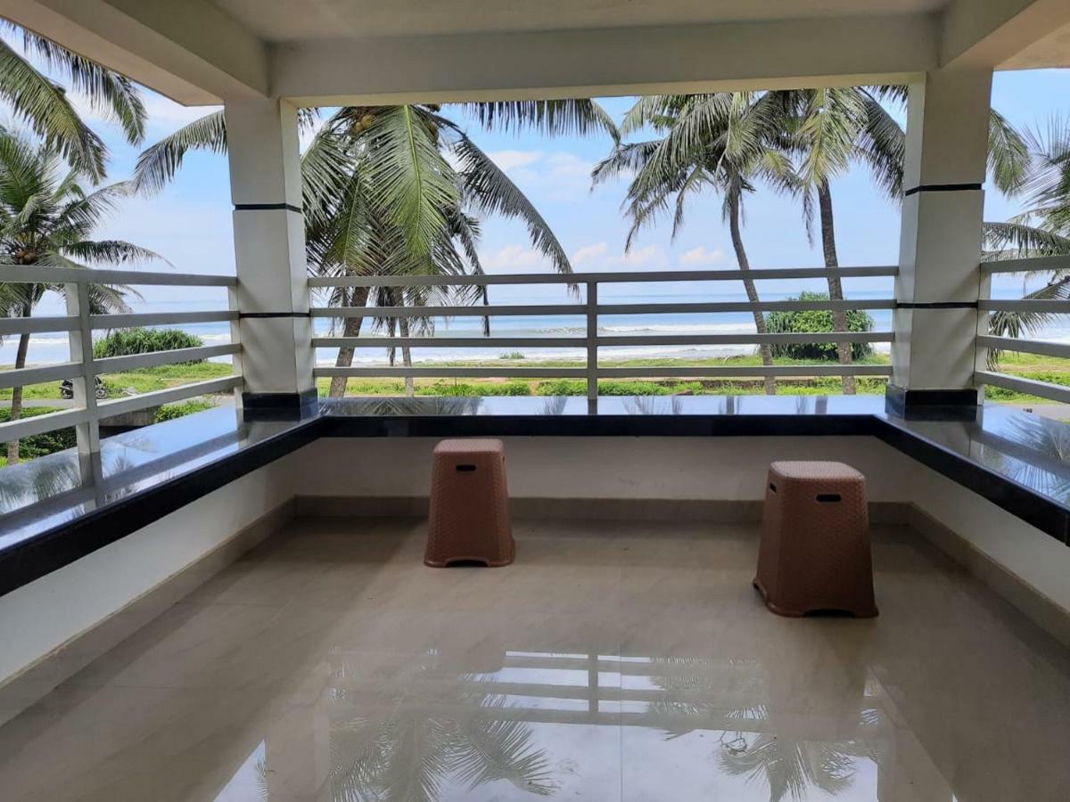 Corniche Beach Resort Mulappilangād Exterior foto