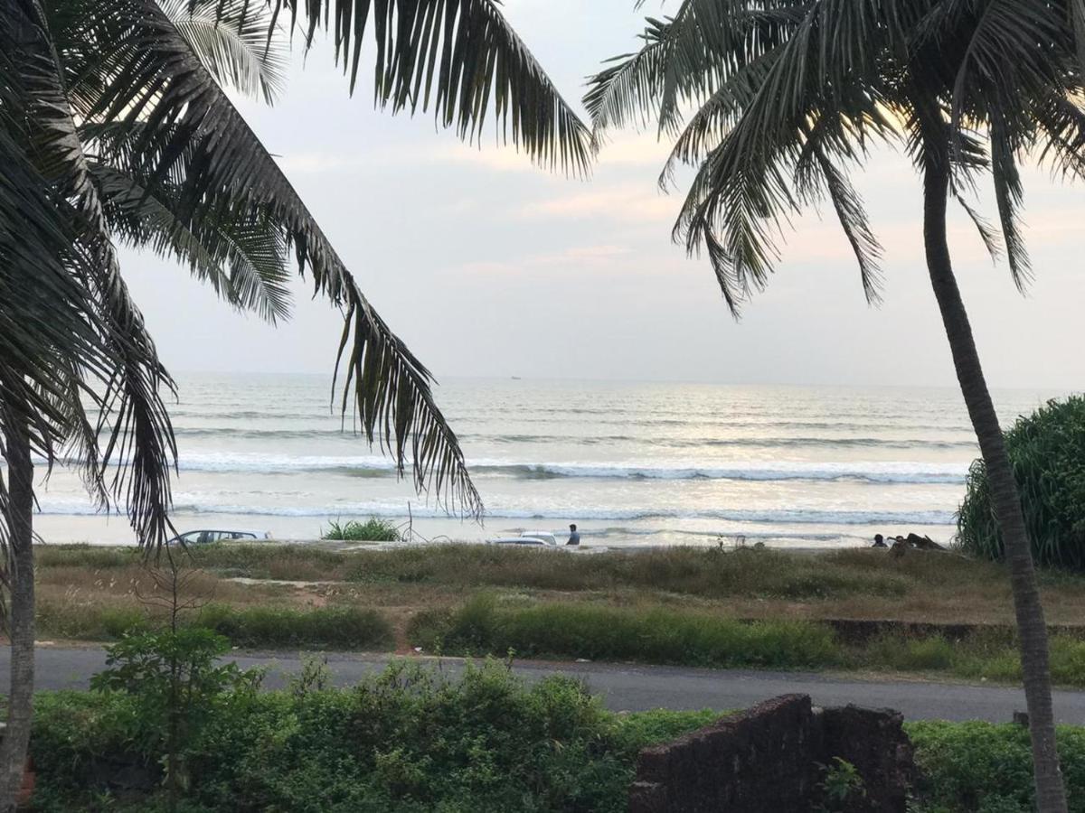 Corniche Beach Resort Mulappilangād Exterior foto
